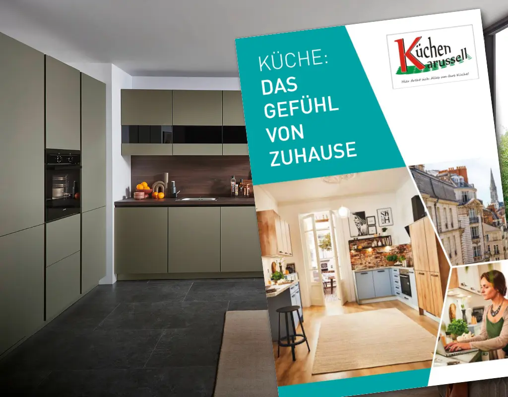 Zeitlose Küche in Olivgrün mit dunkler Arbeitsplatte, daneben Küchenkarussell Prospekt mit modernen Küchenideen und Inspiration.